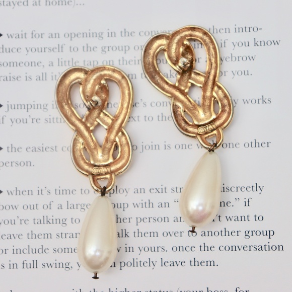 Vintage ©TAT Gold Heart Infinity Drop w. Pearl - Picture 6 of 7
